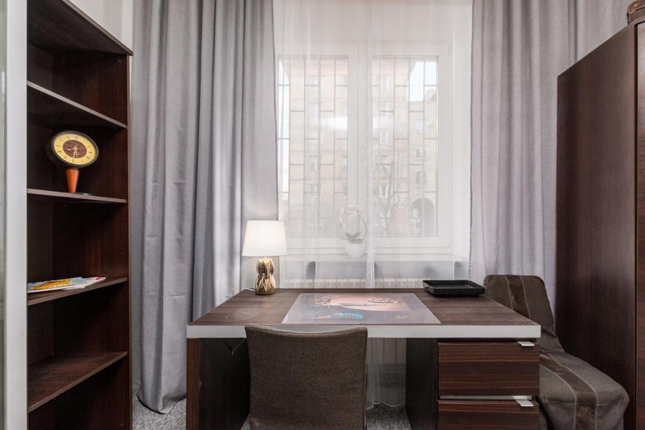 Apartment Dabrowszczakow 6 By Homeprime Warschau